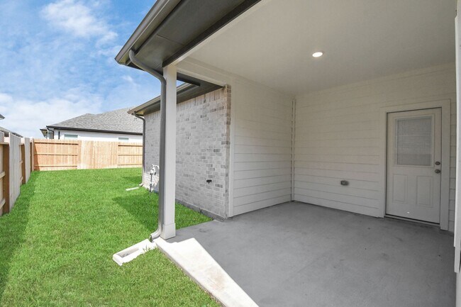 Building Photo - Welcome to the Hickory — Contemporary Comfort, Beautifully Balanced.