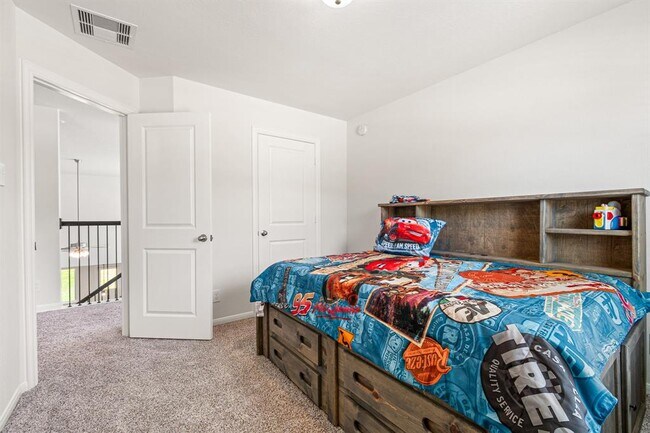 Building Photo - 5872 Strawflower Ln