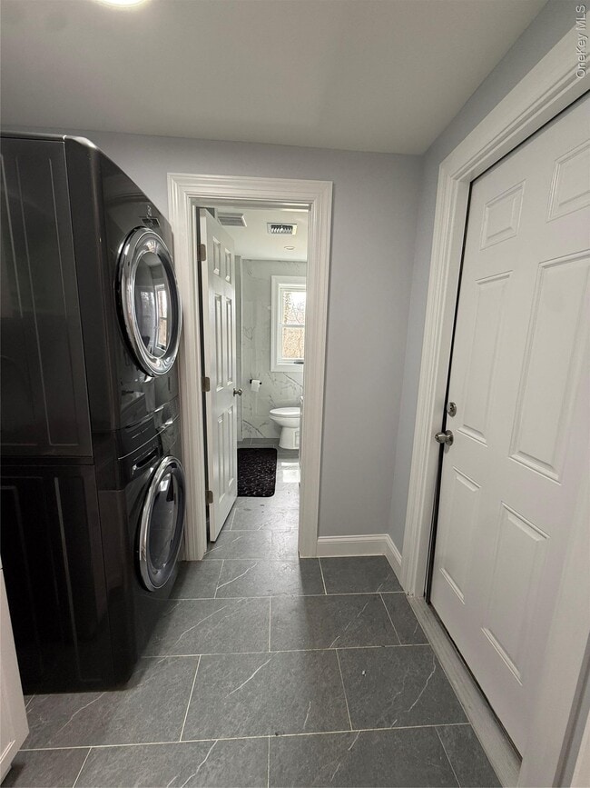 Building Photo - 165 Lynbrook Dr