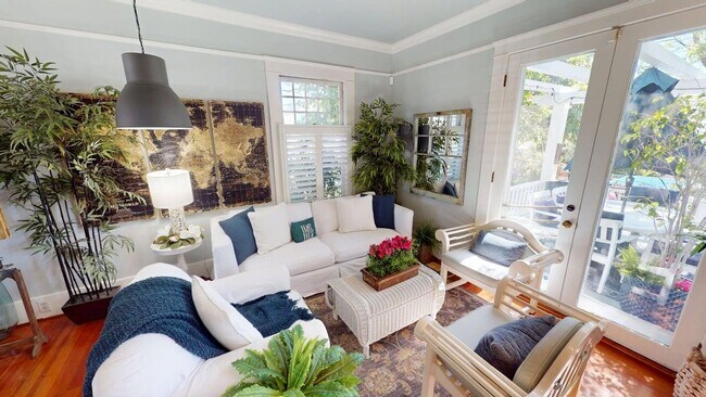 Building Photo - A Timeless Coronado Beach Cottage