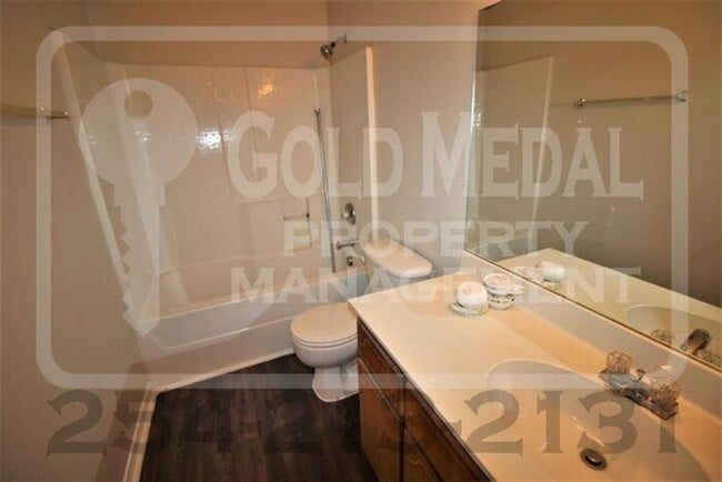 Building Photo - Charming Cove Living on Ave E! 401 W Ave E, Unit C