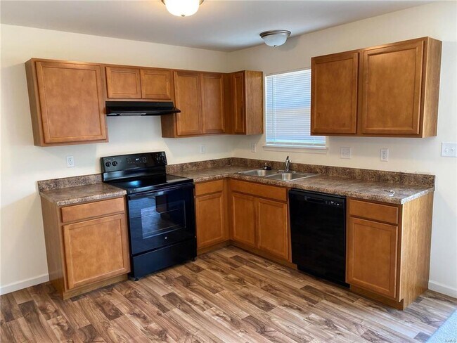 Building Photo - 612 Summer Breeze Ln