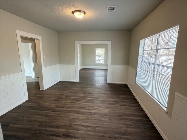 Building Photo - 2212 Semmes St