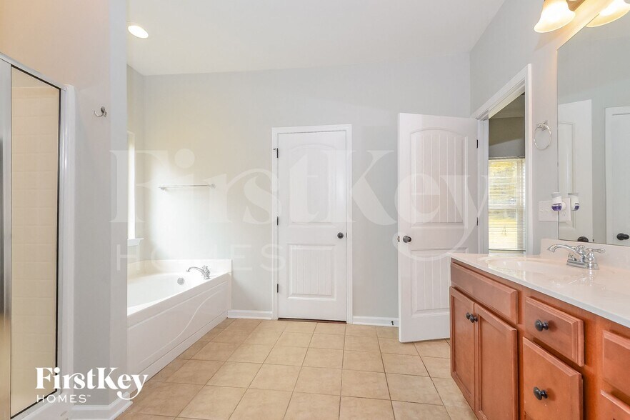 Building Photo - 8253 Owen Park Dr