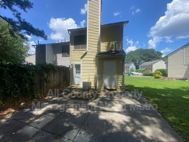 Building Photo - 1587 Springleaf Point SE