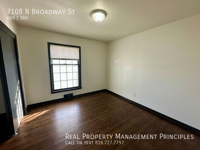 Building Photo - 7108 N Broadway