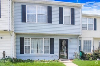 Building Photo - Pet Friendly Townhome in Indian Head, Mary...