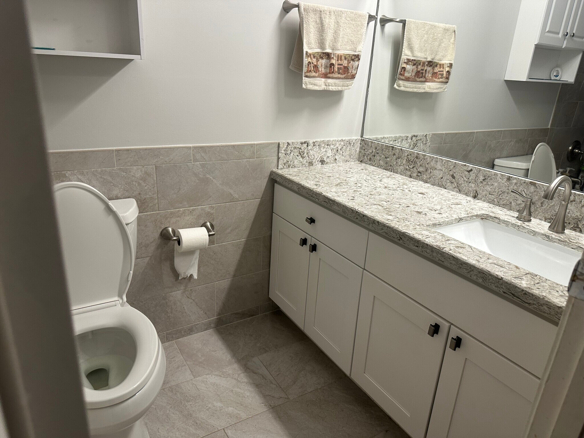 Building Photo - 932 Peninsula Ave