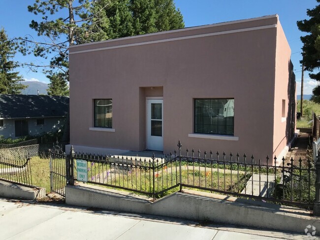 Building Photo - 1148 W Park