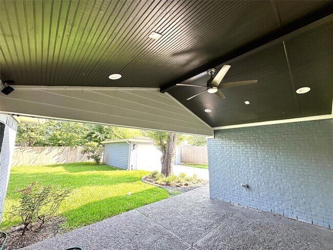 Building Photo - 5627 Cerritos Dr