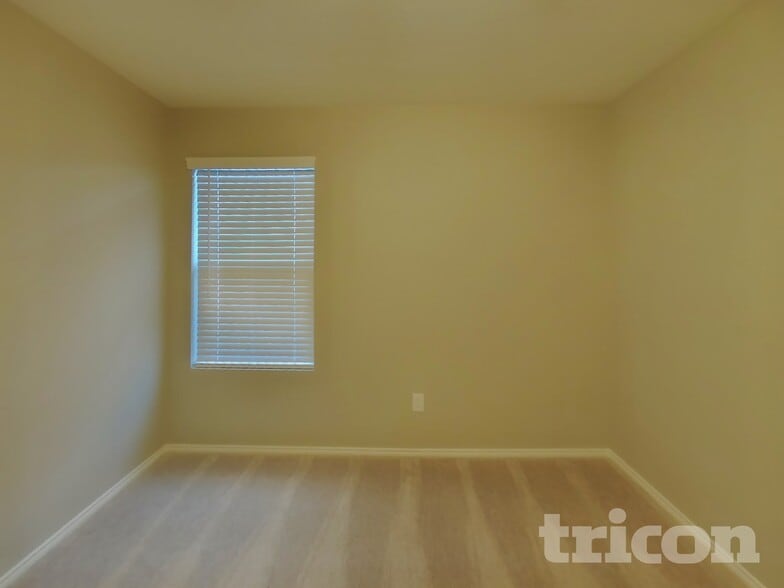 Building Photo - 6529 Middlebury Dr