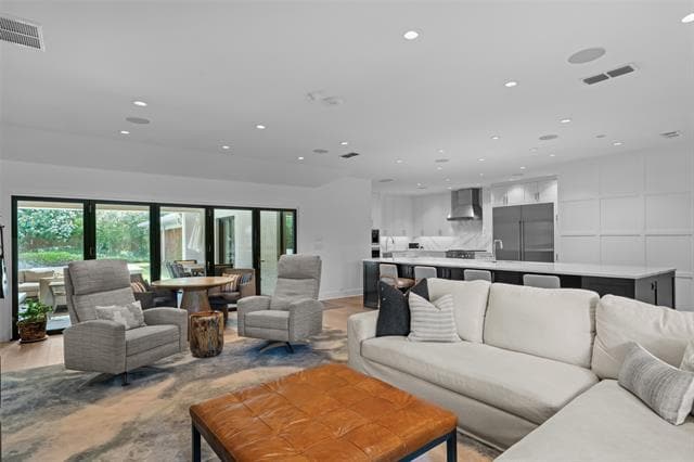 Building Photo - 6117 Merrymount Rd