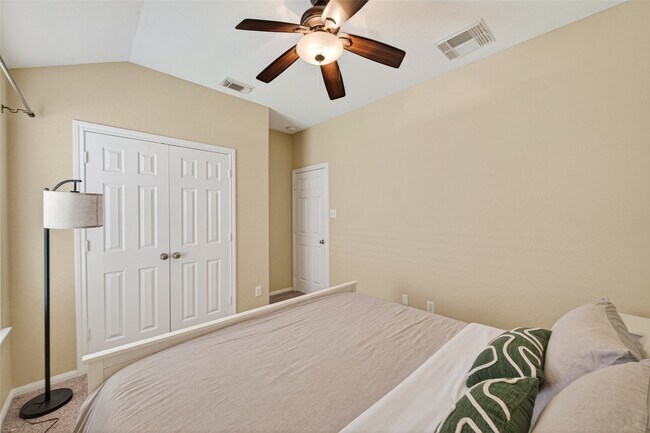 Building Photo - 66 W Lasting Spring Cir