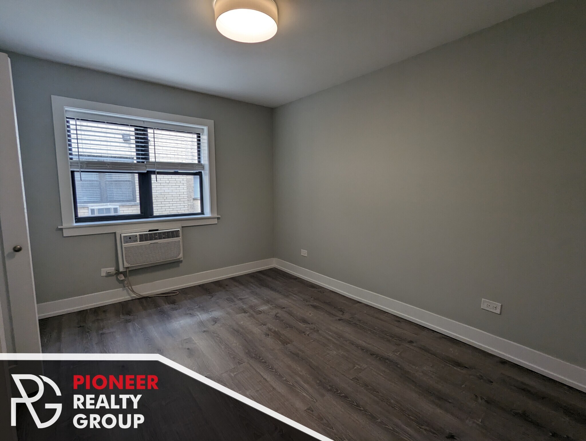 Building Photo - 503 W Barry Ave