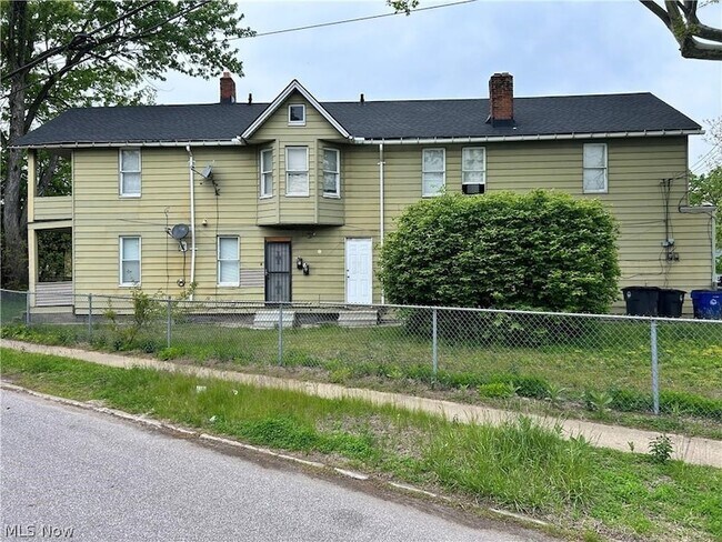 Building Photo - 1130 E 68th St