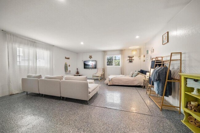 Building Photo - 109 Peterson Ln