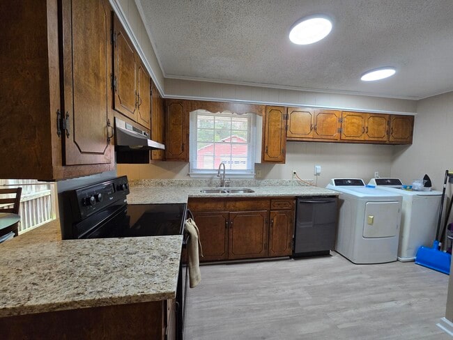 Building Photo - 1565 Jefferson Rd