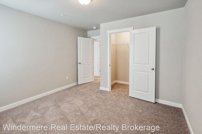 Building Photo - 4 br, 2.5 bath House - 8419 63rd St NE