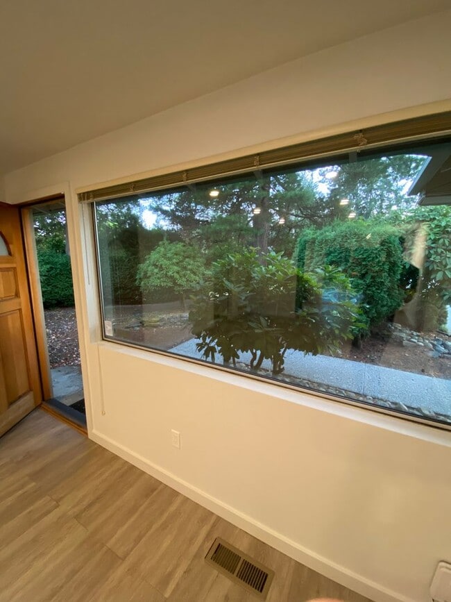 Building Photo - 3bd/1ba House in Bellevue