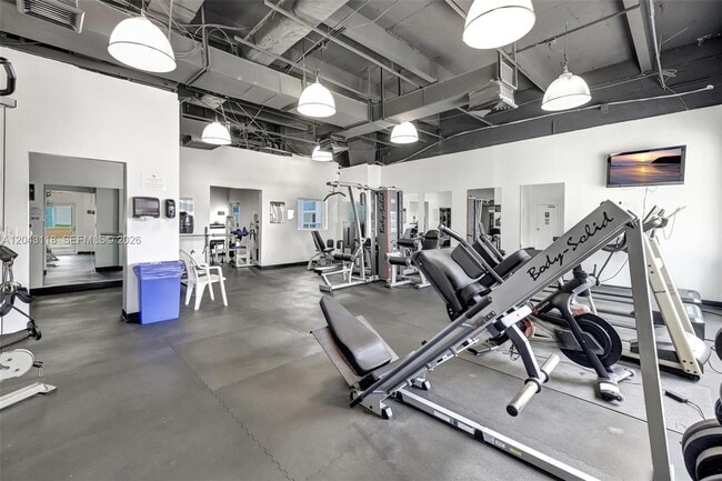 Building Photo - 2751 S Ocean Dr