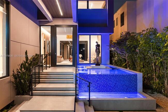 Building Photo - 723 NE 77th St