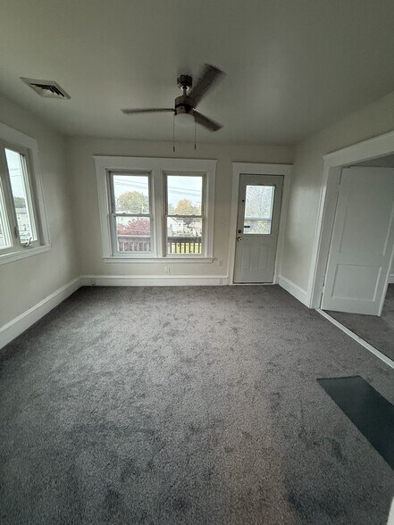 Building Photo - 643 Rathbun St