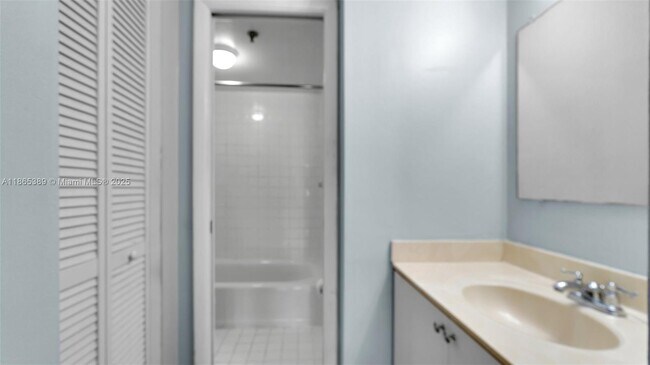 Building Photo - 10661 SW 108th Ave