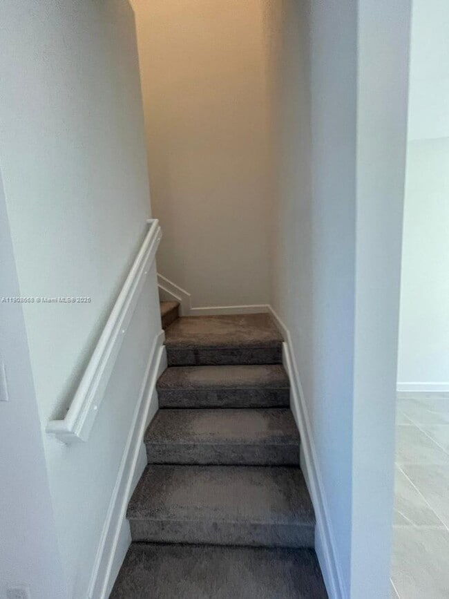 Building Photo - 2634 SE 11th Ct