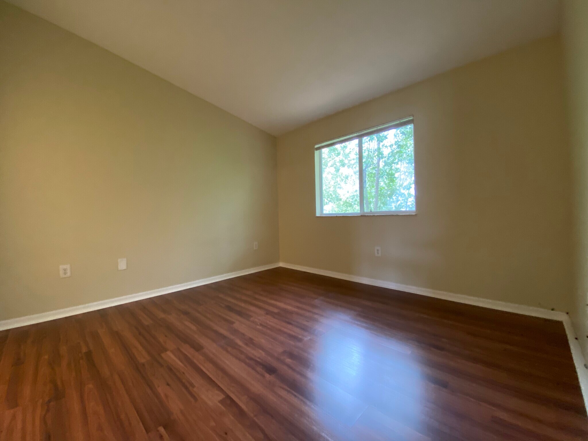 Building Photo - 1320 SE 31st Ct