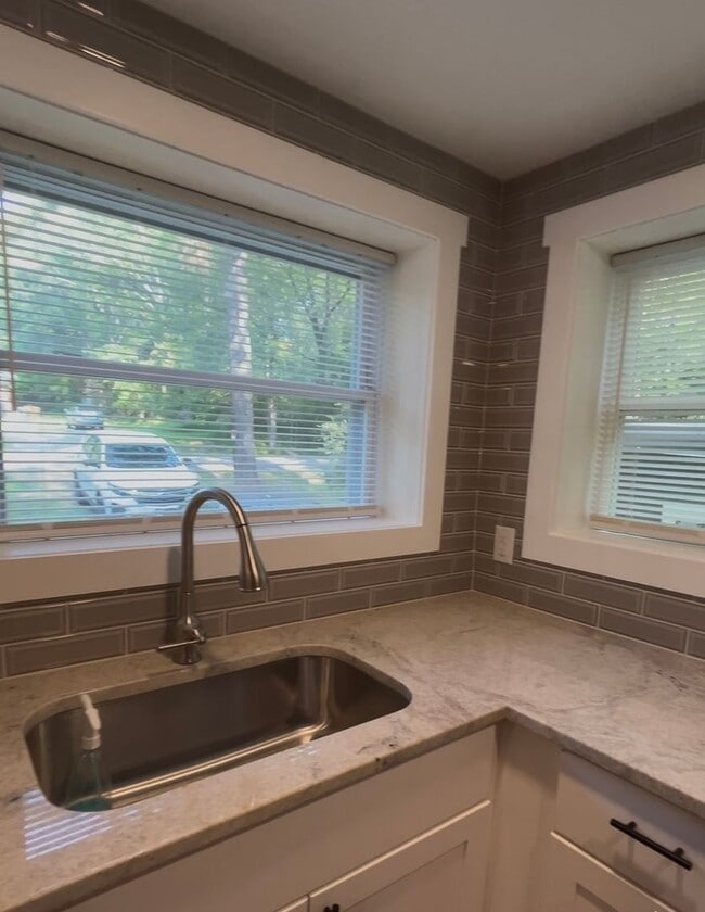 Building Photo - Charming 2BR House in Louisa