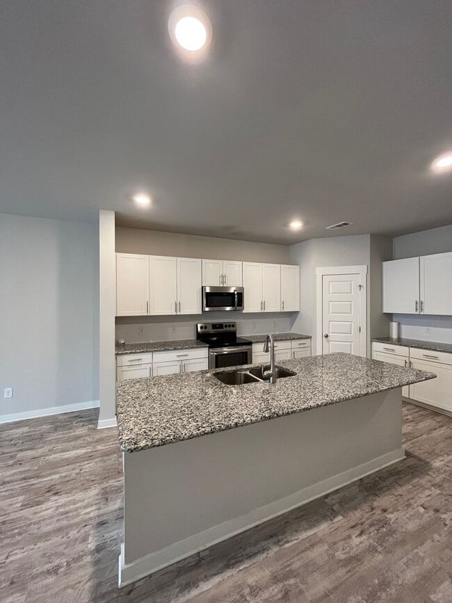 Building Photo - 2012 Hardwick Ln