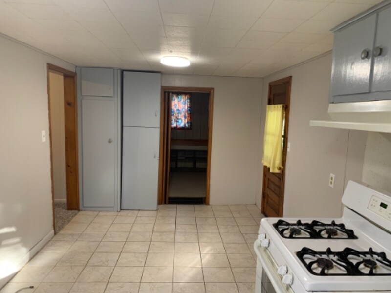 Building Photo - 2025 W Birch Ave