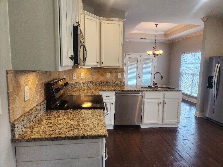 Building Photo - 342 Creekside Ln