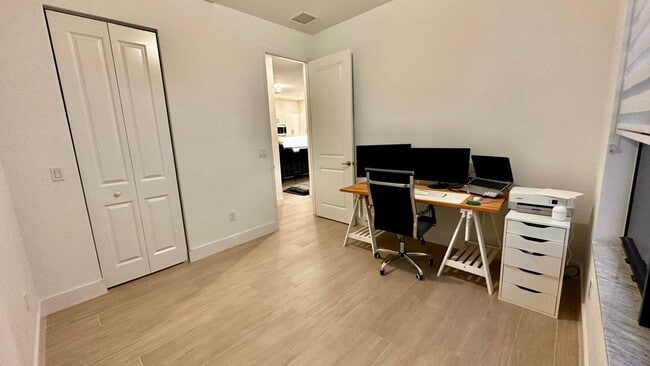 Building Photo - 5570 Quiet Lake Pl