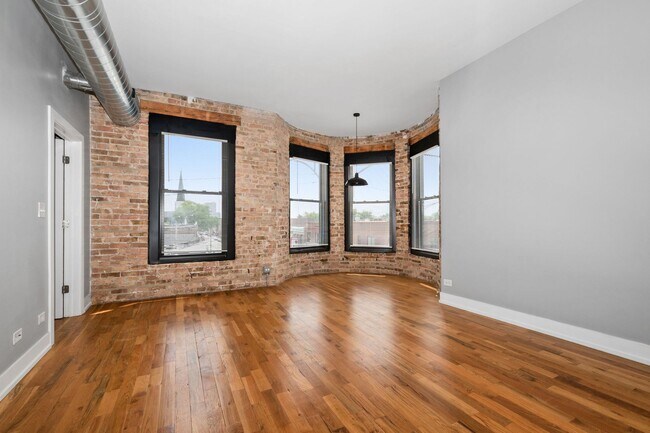 Building Photo - 2754 W Cermak Ave.