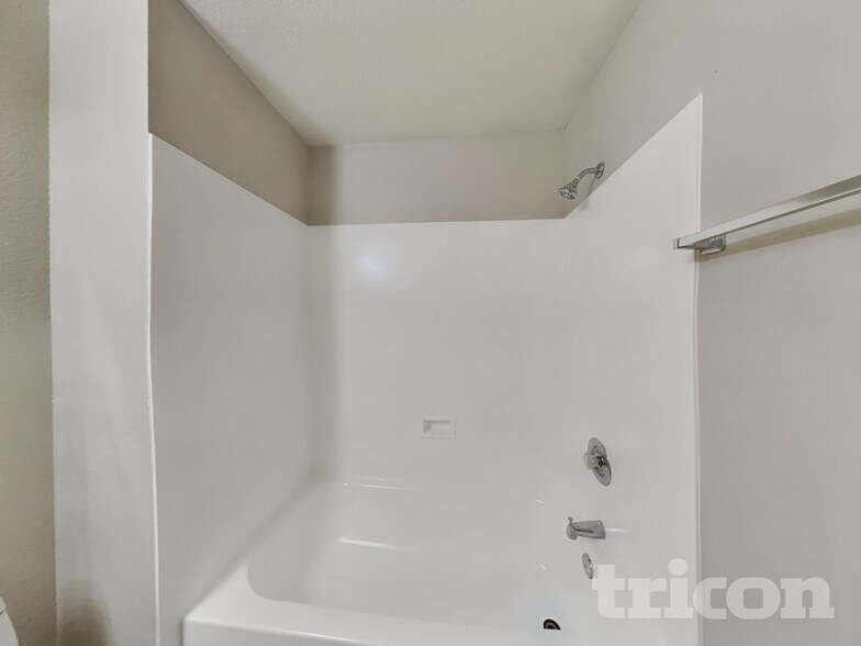 Building Photo - 5214 E Fountain St