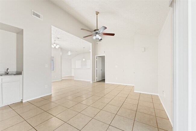 Building Photo - 10746 Staghill Dr