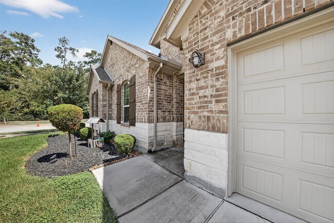 Building Photo - 18222 Humber River Ln