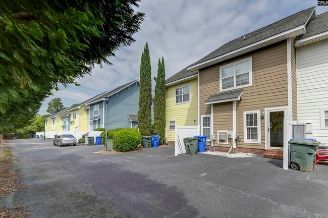 Building Photo - 302 Hampton Forest Drive