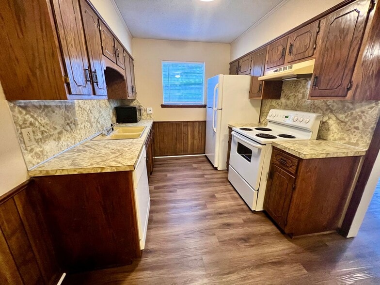 Building Photo - 1112-1114 Tancred Ave