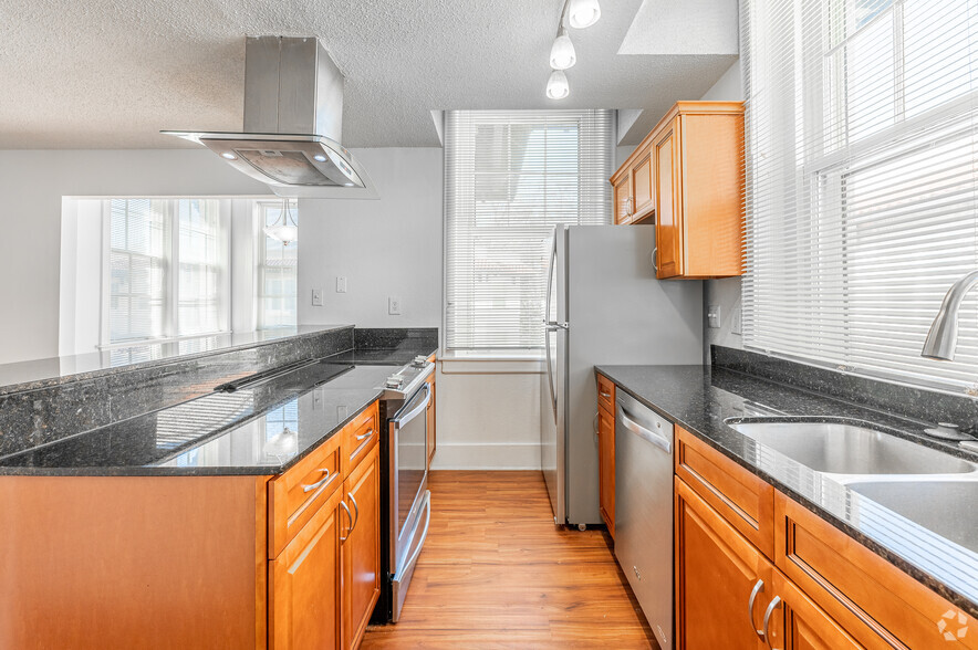 KITCHEN - Broadway Apartments