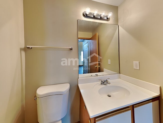 Building Photo - 14017 Emerald Ct