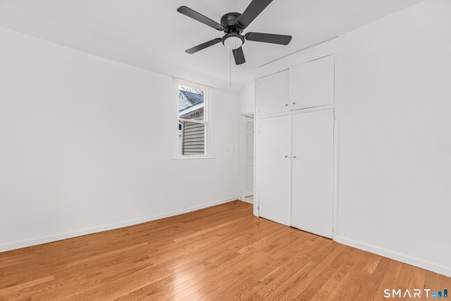 Building Photo - 1504 Iranistan Ave