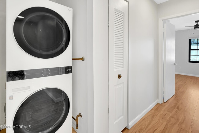 Building Photo - 51 Queens Way