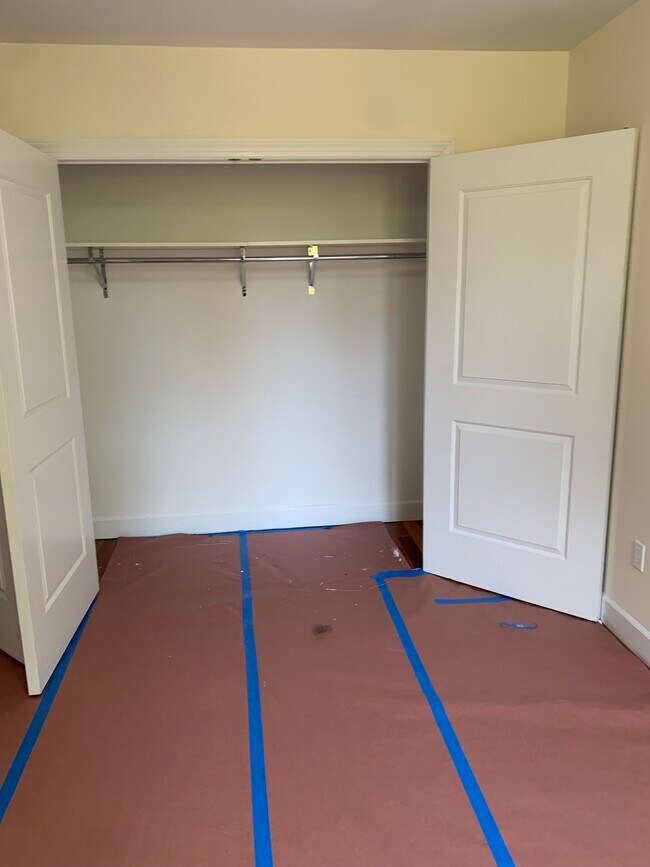 Building Photo - 8315 Kew Gardens Rd