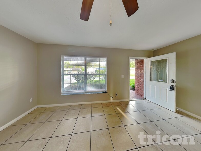 Building Photo - 1115 Oakhill St