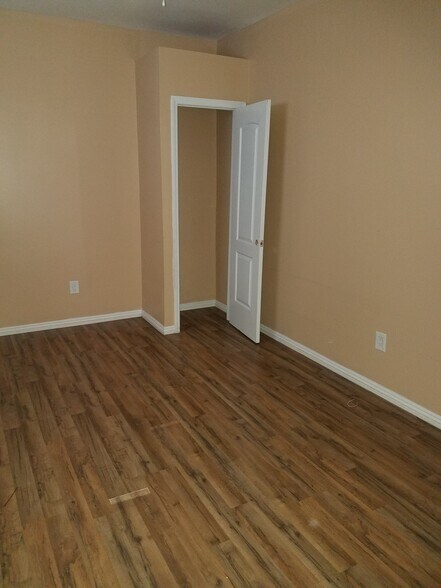 Building Photo - 3121 Urquhart St