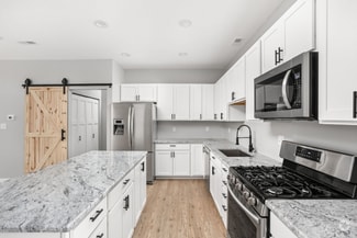 Building Photo - 1111 N Hamilton Ave