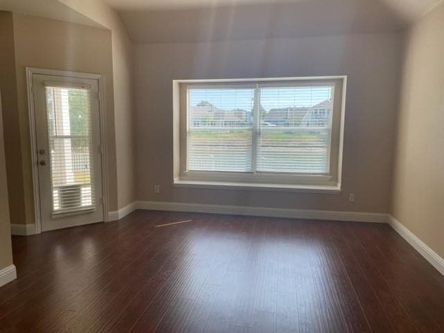 Building Photo - 10253 Lakeview Dr