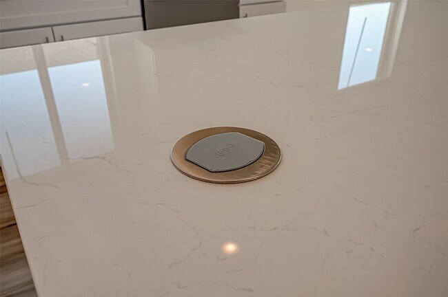 Building Photo - 7134 Glennwick Grv Ln